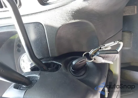 2004 Ford Escape Xls from USA, damaged, VIN 1FMYU92144DA13667